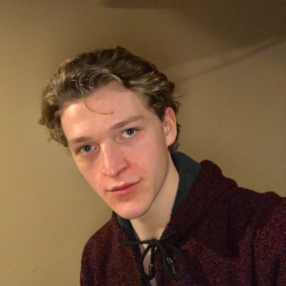 Meet your Posher, Bryson - Picture 3 of 9